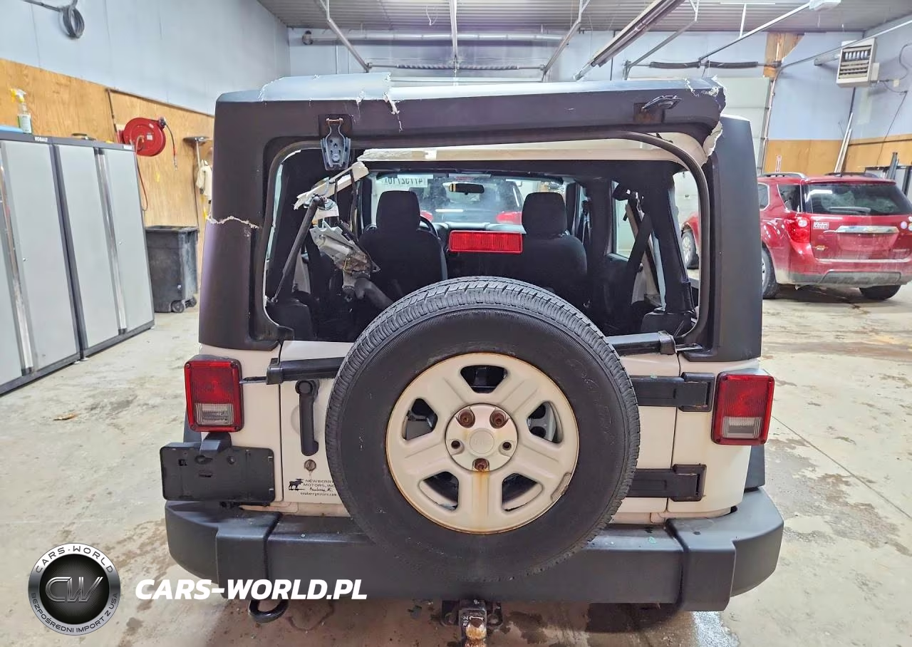 2016 Jeep Wrangler Unlimited Sport VIN:1C4BJWDG5GL302229 - 6