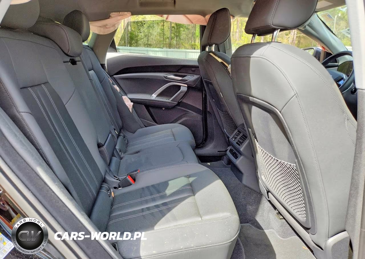 2025 Audi Q5 Premium VIN:WA11AAGU2S2026424 - 10