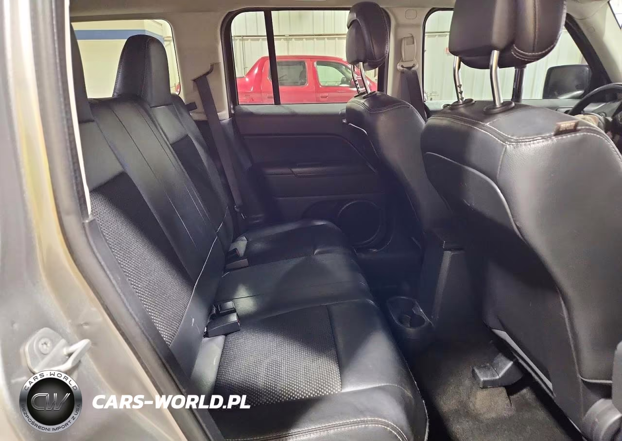 2016 Jeep Patriot Sport VIN:1C4NJRBB8GD653913 - 11