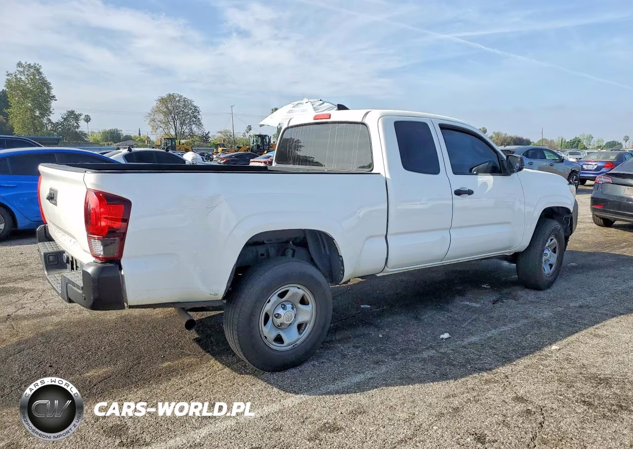 2018 Toyota Tacoma Sr VIN:5TFRX5GN1JX112123 - 3