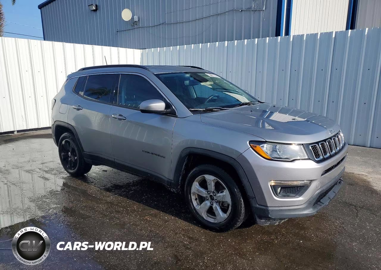 2019 Jeep Compass Latitude VIN:3C4NJCBB3KT809369 - 4