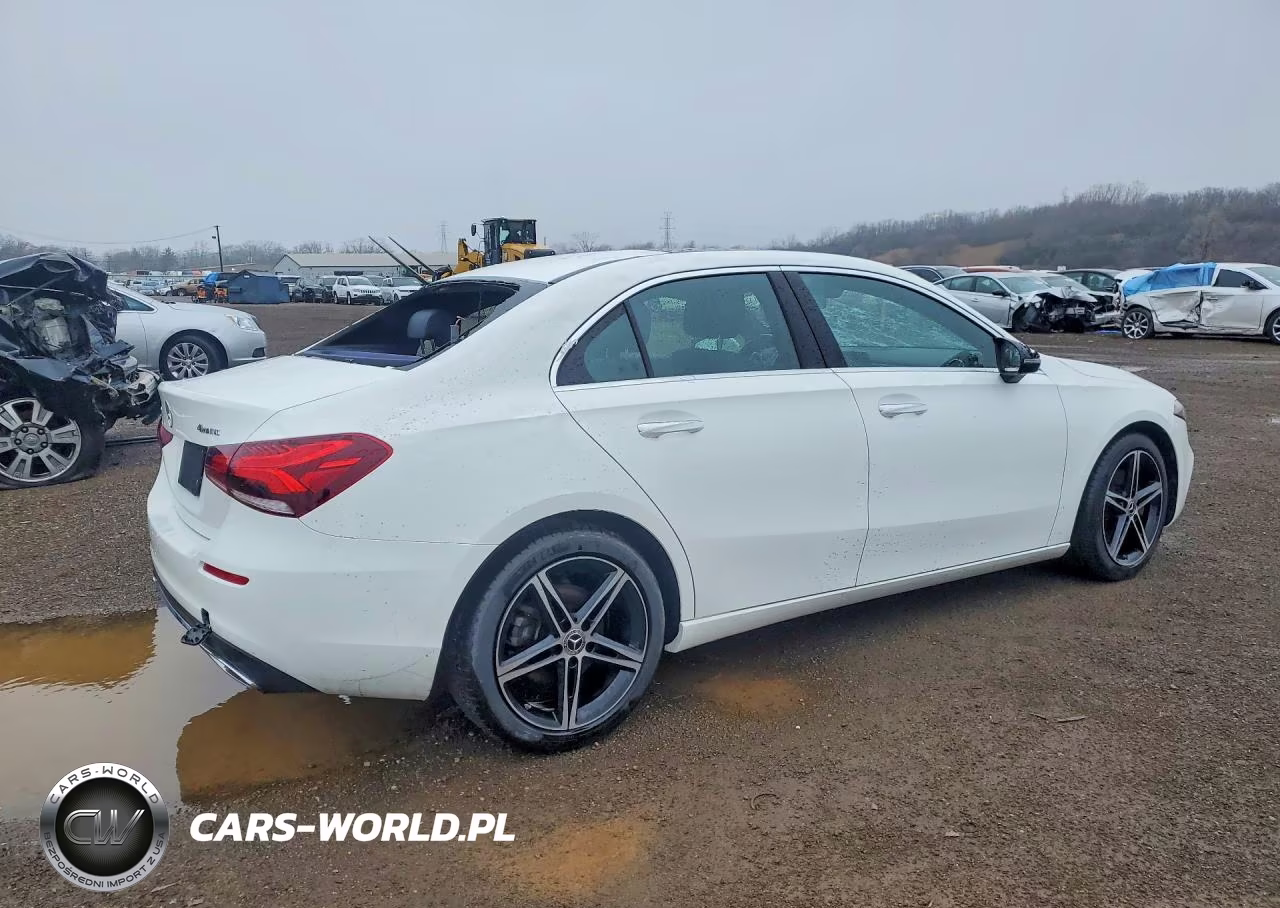 2022 Mercedes-Benz A 220 4Matic VIN:W1K3G4FB5NJ349946 - 3