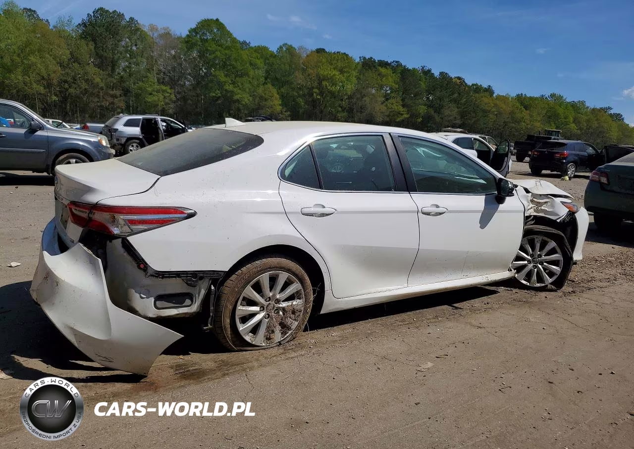 2019 Toyota Camry Le VIN:4T1B11HK5KU252643 - 3