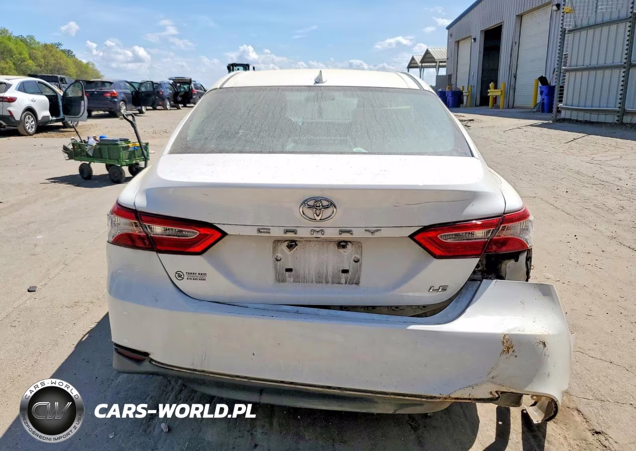 2019 Toyota Camry Le VIN:4T1B11HK5KU252643 - 6