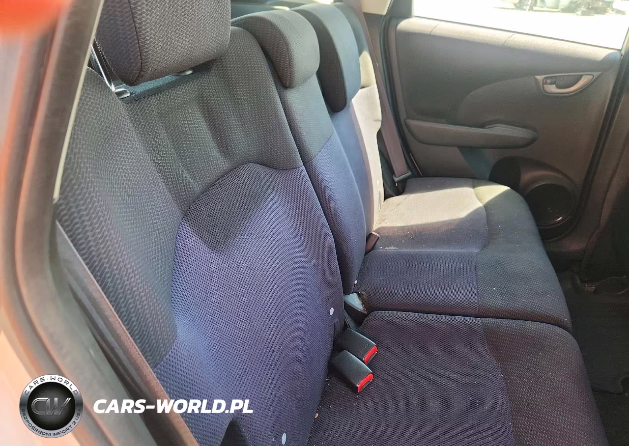 2013 Honda Fit Sport VIN:JHMGE8H54DC059392 - 10
