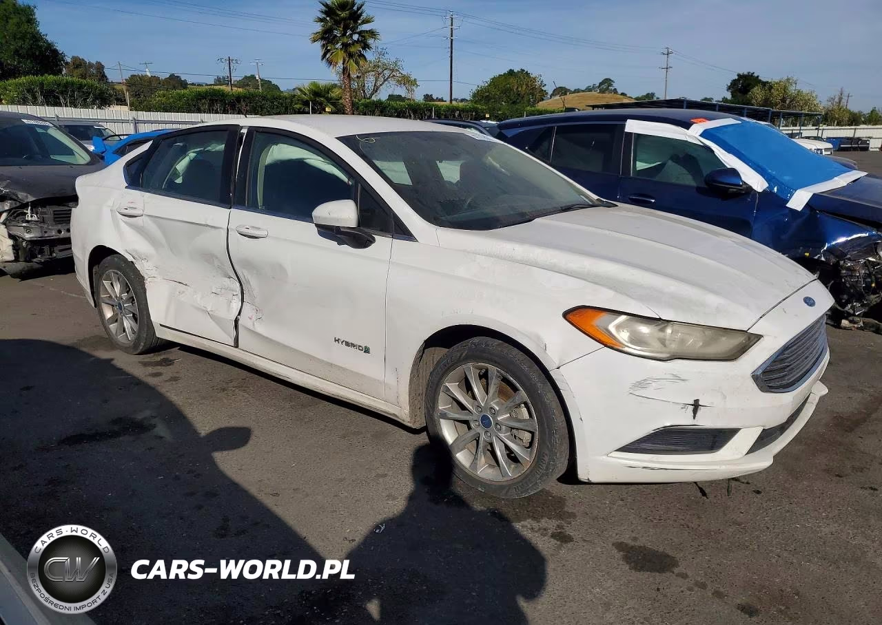 2017 Ford Fusion Se Hybrid VIN:3FA6P0LU8HR386799 - 4