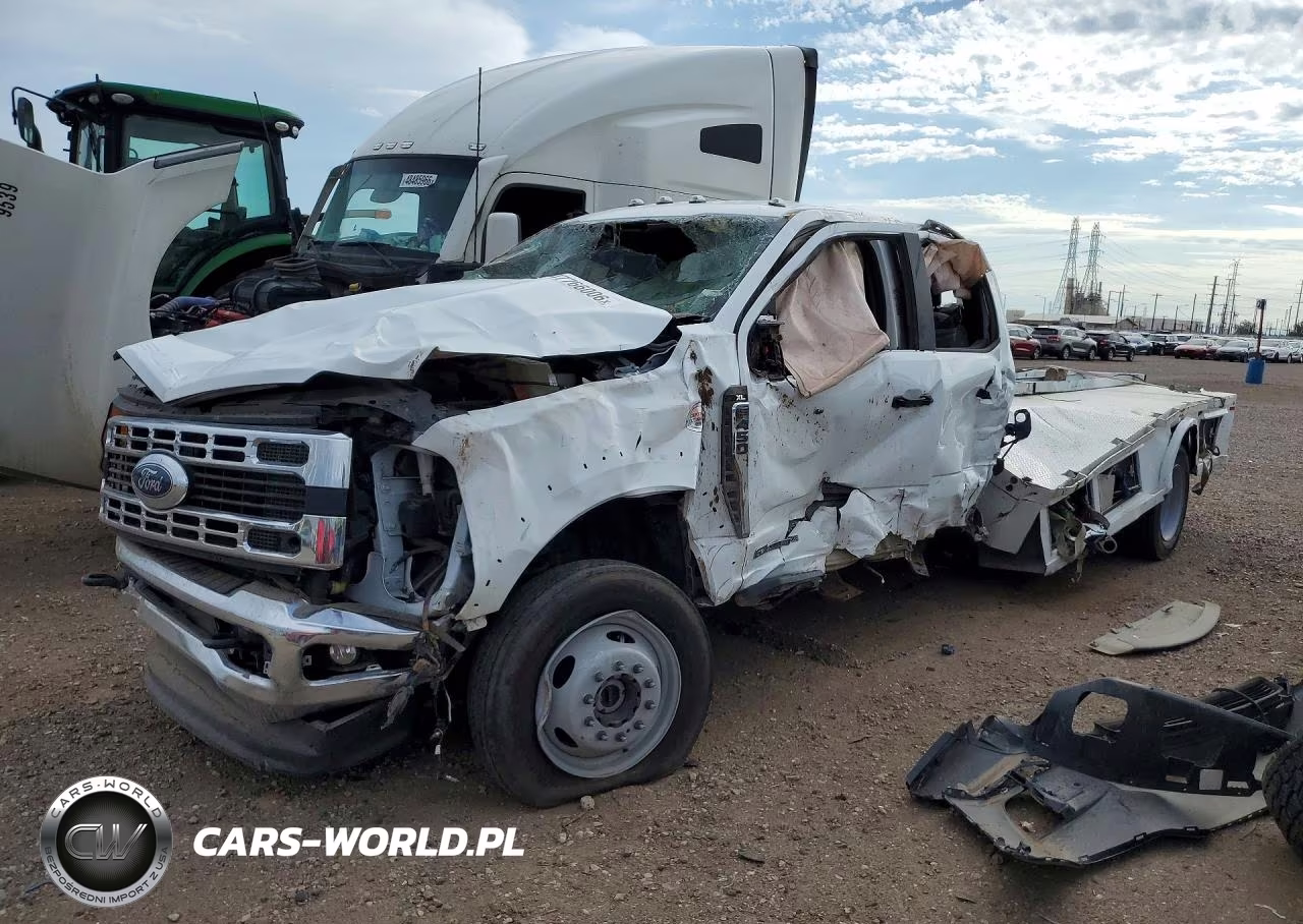 2024 Ford F450 Super Duty Flatbed Truck