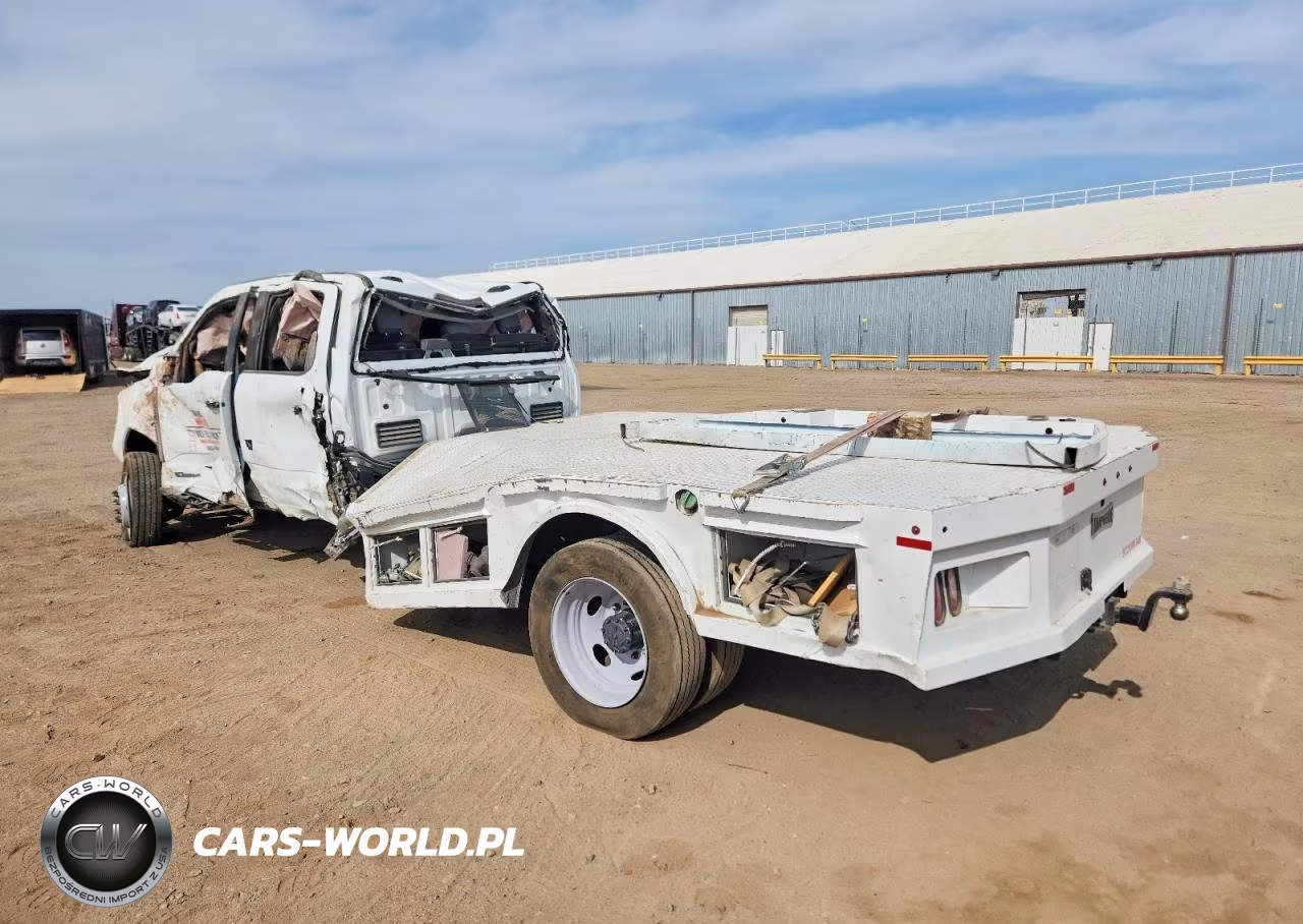 2024 Ford F450 Super Duty Flatbed Truck VIN:1FD0W4HT6REF35981 - 3