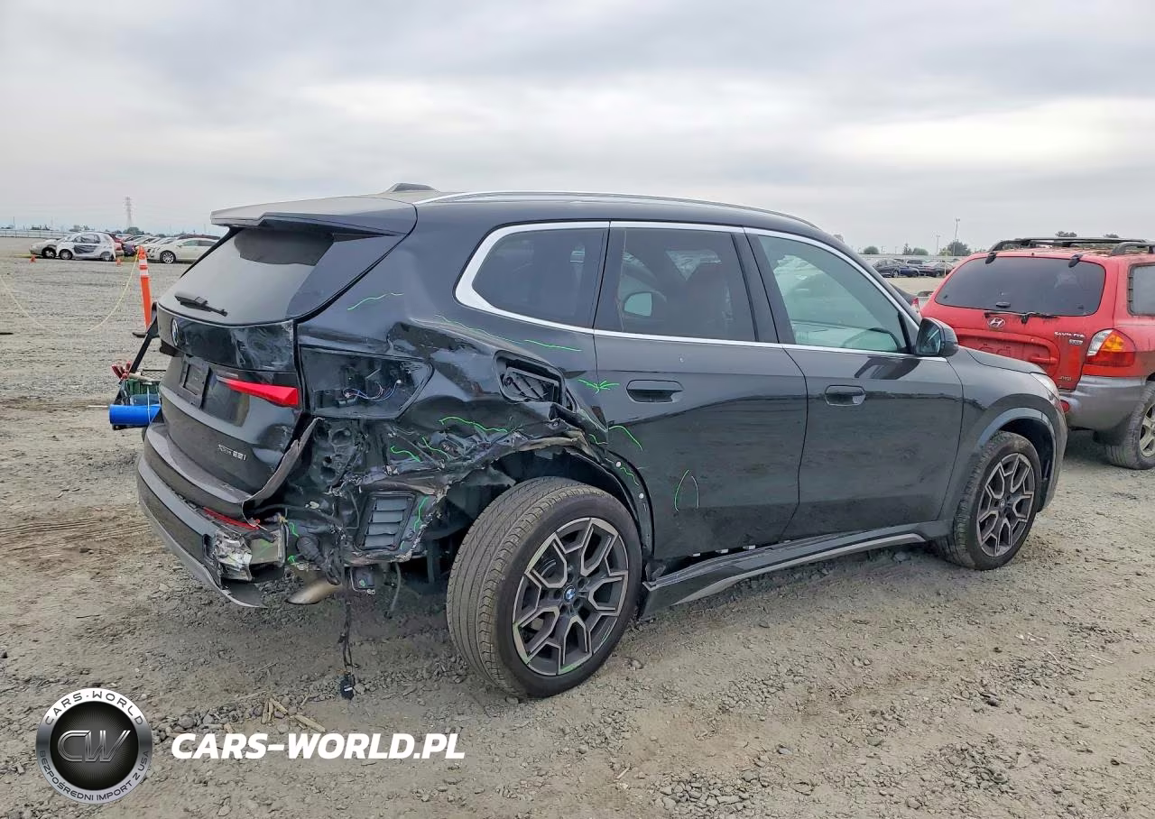 2025 BMW X1 xDrive28I VIN:WBX73EF07S5041261 - 3