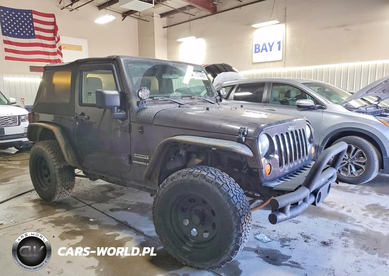2013 Jeep Wrangler Sport VIN:1C4AJWAG2DL689706 - 4