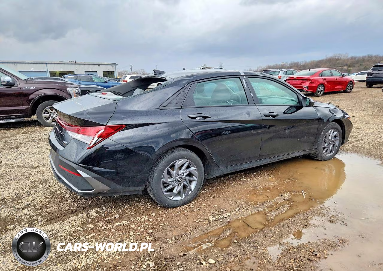 2024 Hyundai Elantra Hybrid Blue VIN:KMHLM4DJ2RU094623 - 3