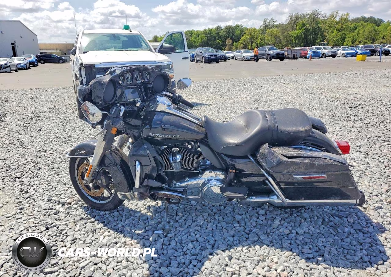 2017 Harley-Davidson Flhtk Ultra Limited VIN:1HD1KED16HB677082 - 3