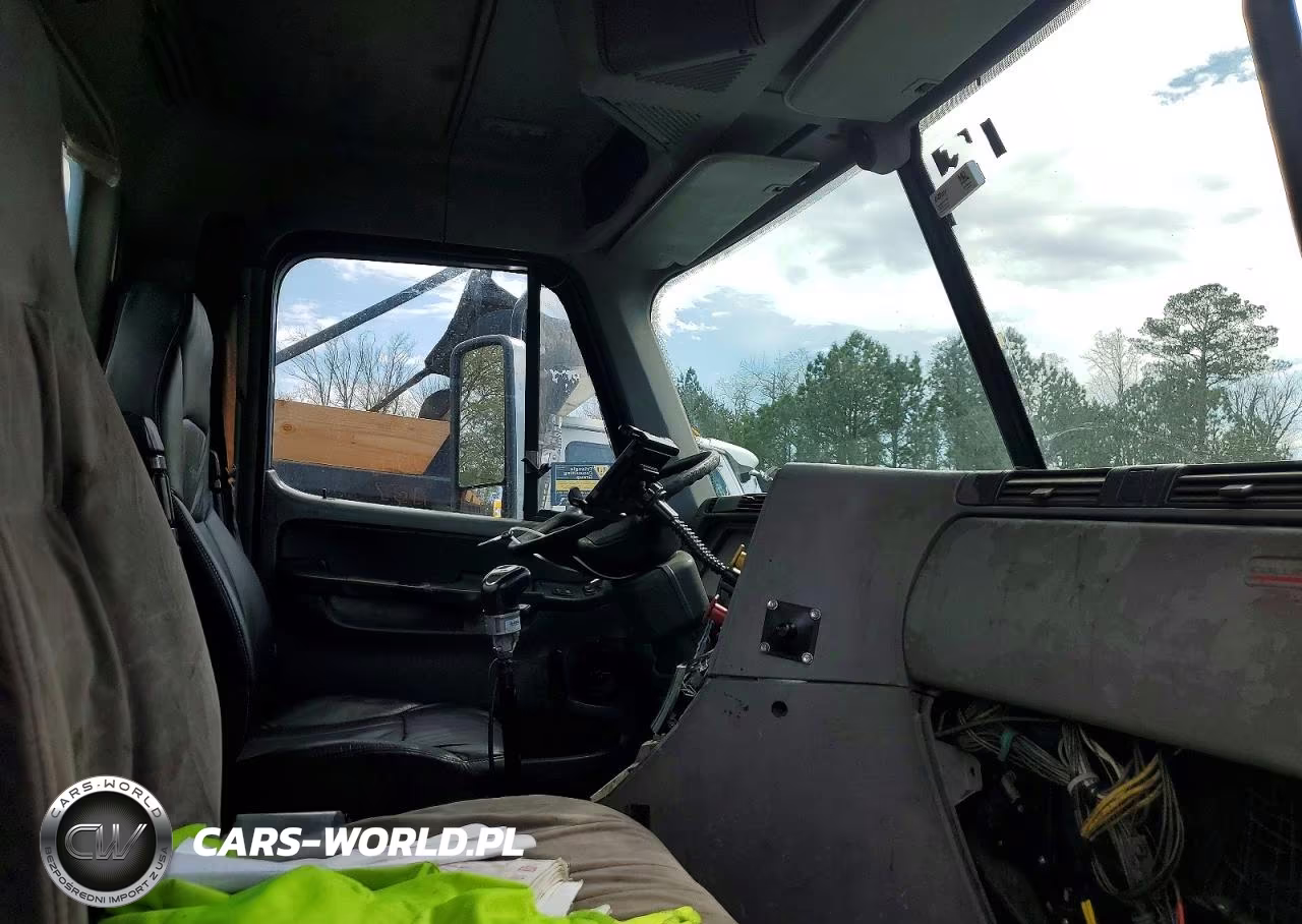 2007 Freightliner Columbia 120 Semi Truck VIN:1FUBA5CKX7LZ43188 - 5