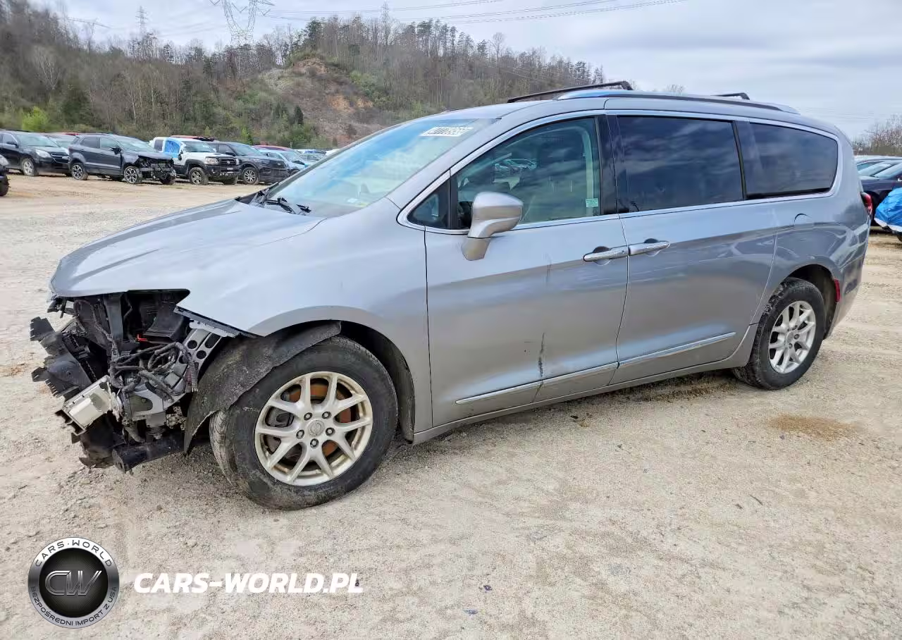 2020 Chrysler Pacifica Touring L