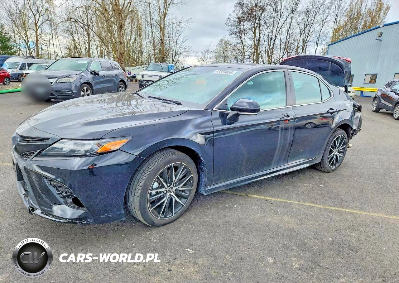 2022 Toyota Camry Hybrid Se
