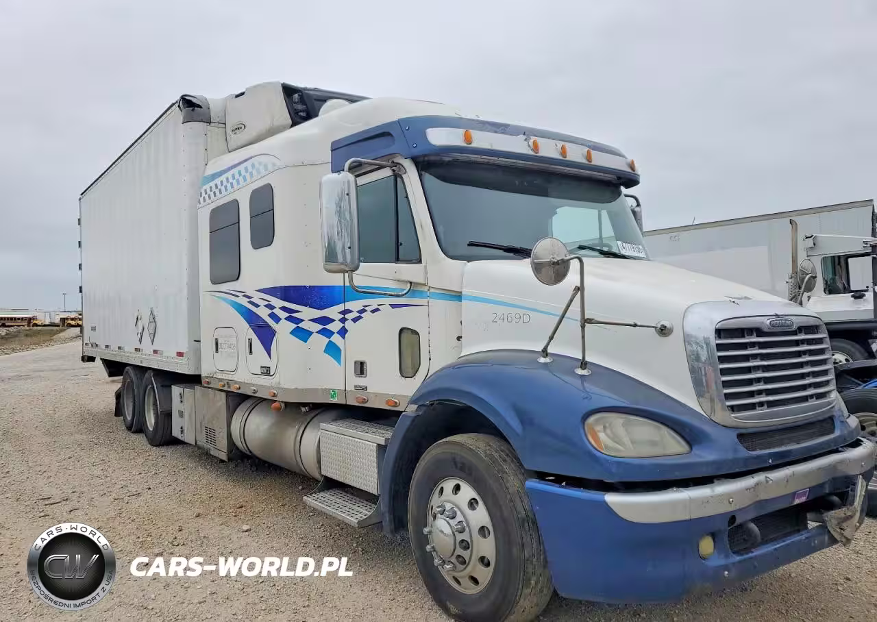 2007 Freightliner Columbia 112 Refrigerated Box Tr