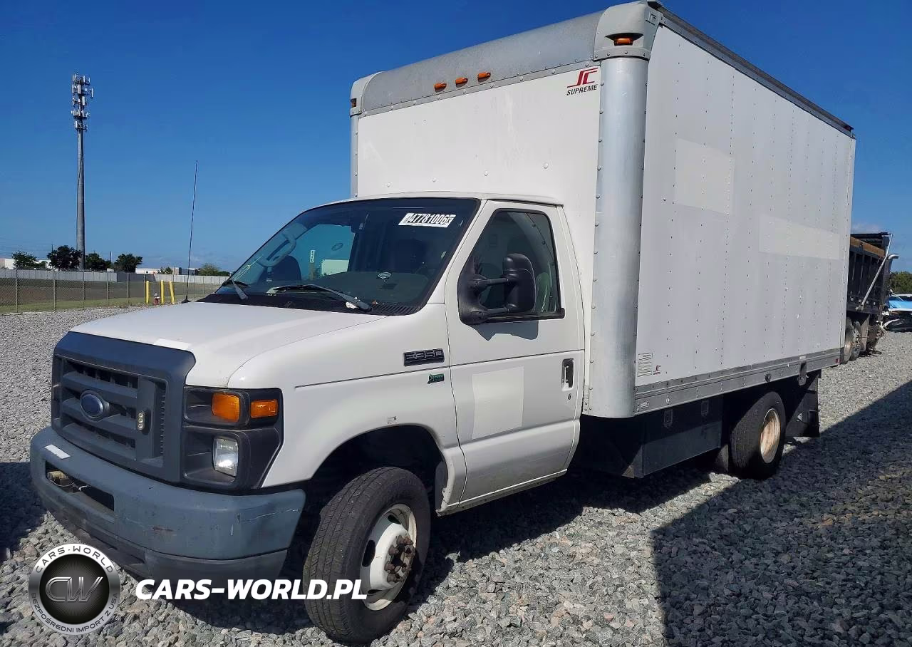 2013 Ford E250 Box Truck