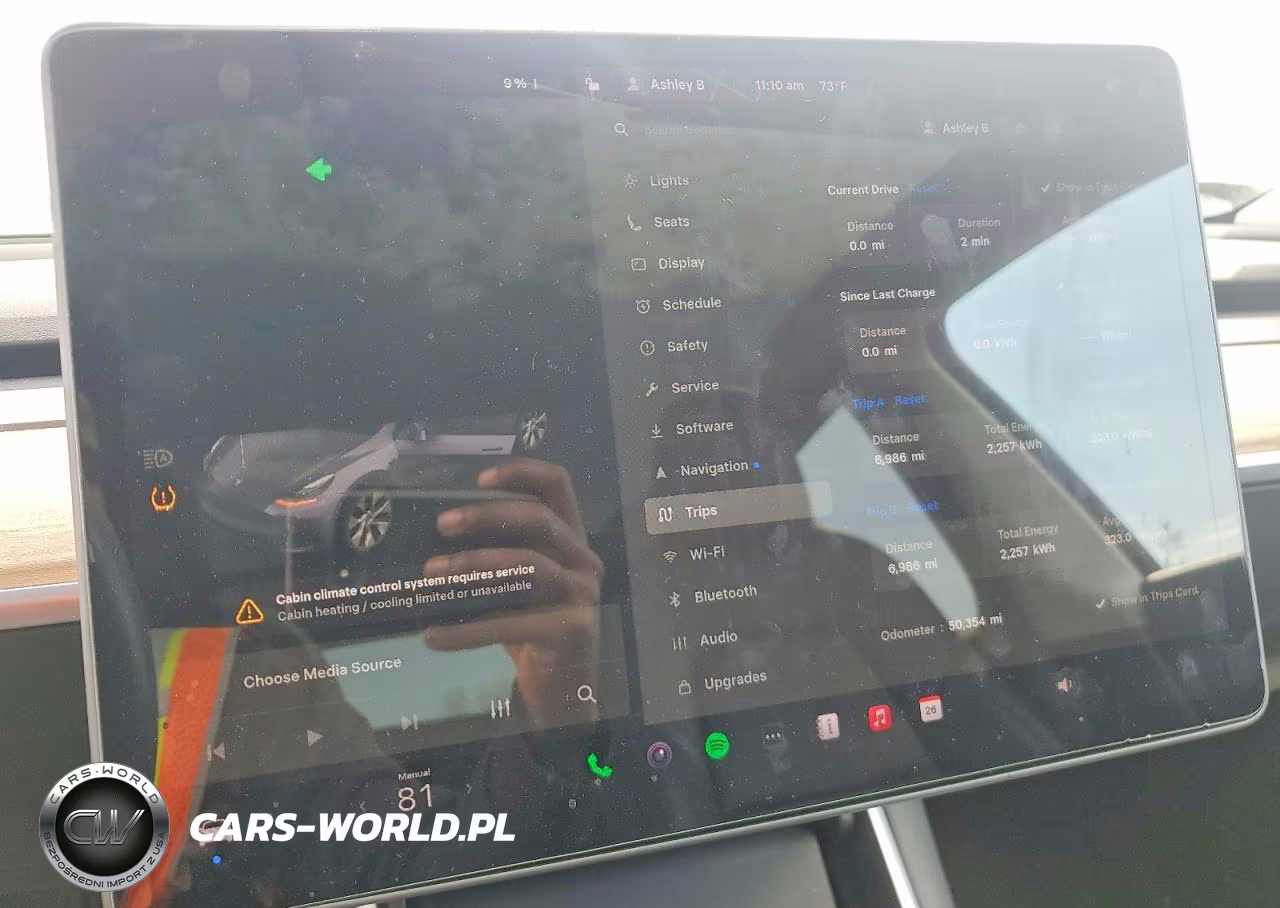 2021 Tesla Model Y VIN:5YJYGDEE2MF067068 - 9