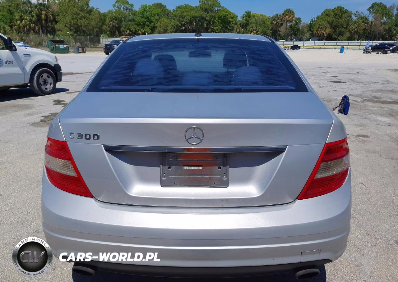 2011 Mercedes-Benz C 300 VIN:WDDGF5EB0BR174305 - 6