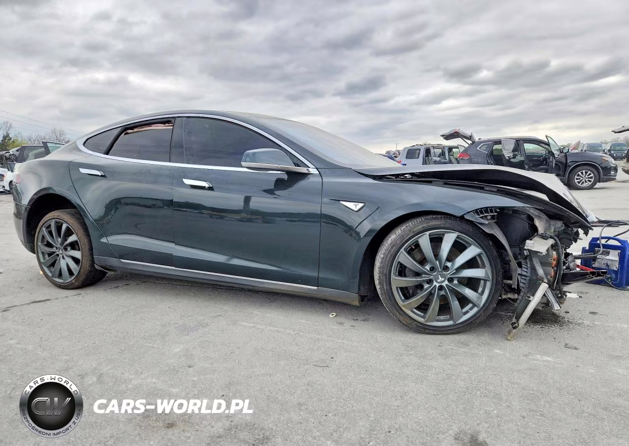 2013 Tesla Model S VIN:5YJSA1DP9DFP07639 - 4