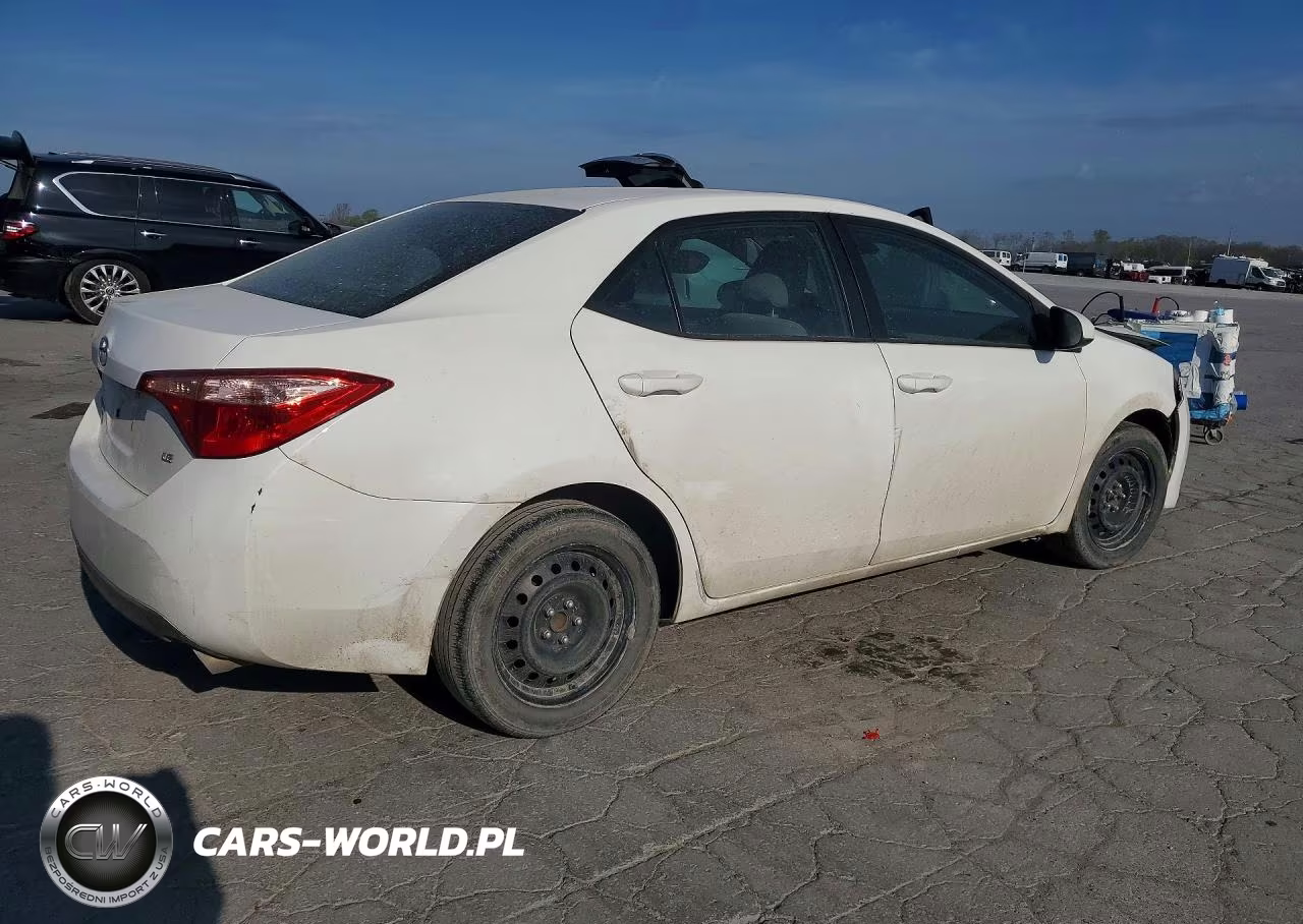 2019 Toyota Corolla Le VIN:5YFBURHE6KP942984 - 3