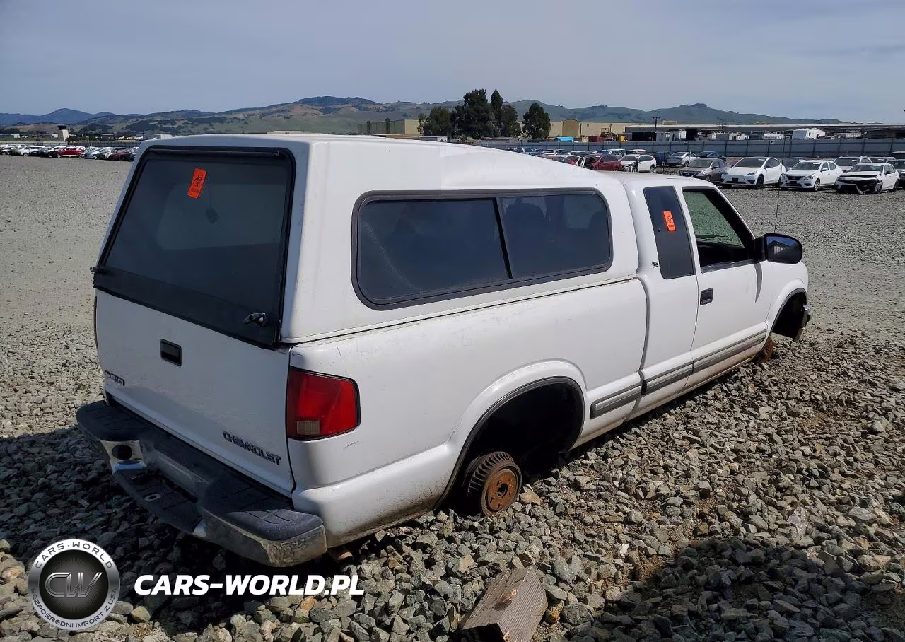2001 Chevrolet S Truck S10 VIN:1GCCS19W918104221 - 3