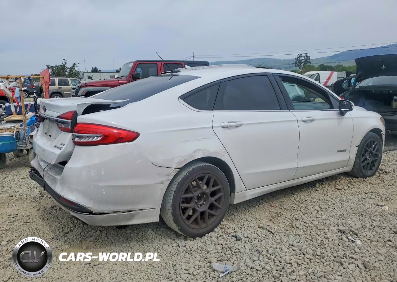 2017 Ford Fusion Se Hybrid VIN:3FA6P0LU1HR266150 - 3