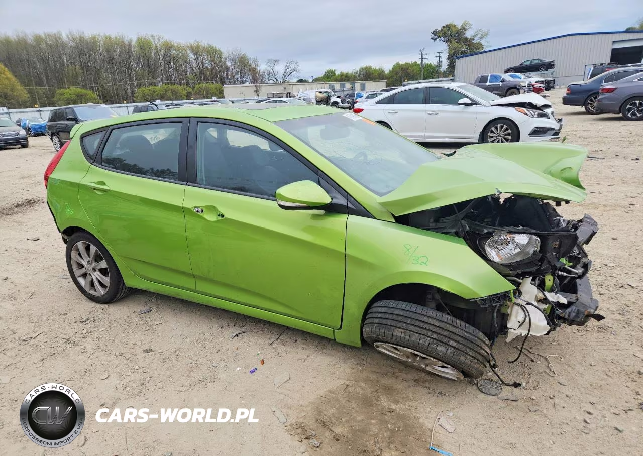 2013 Hyundai Accent Se VIN:KMHCU5AE3DU089453 - 4