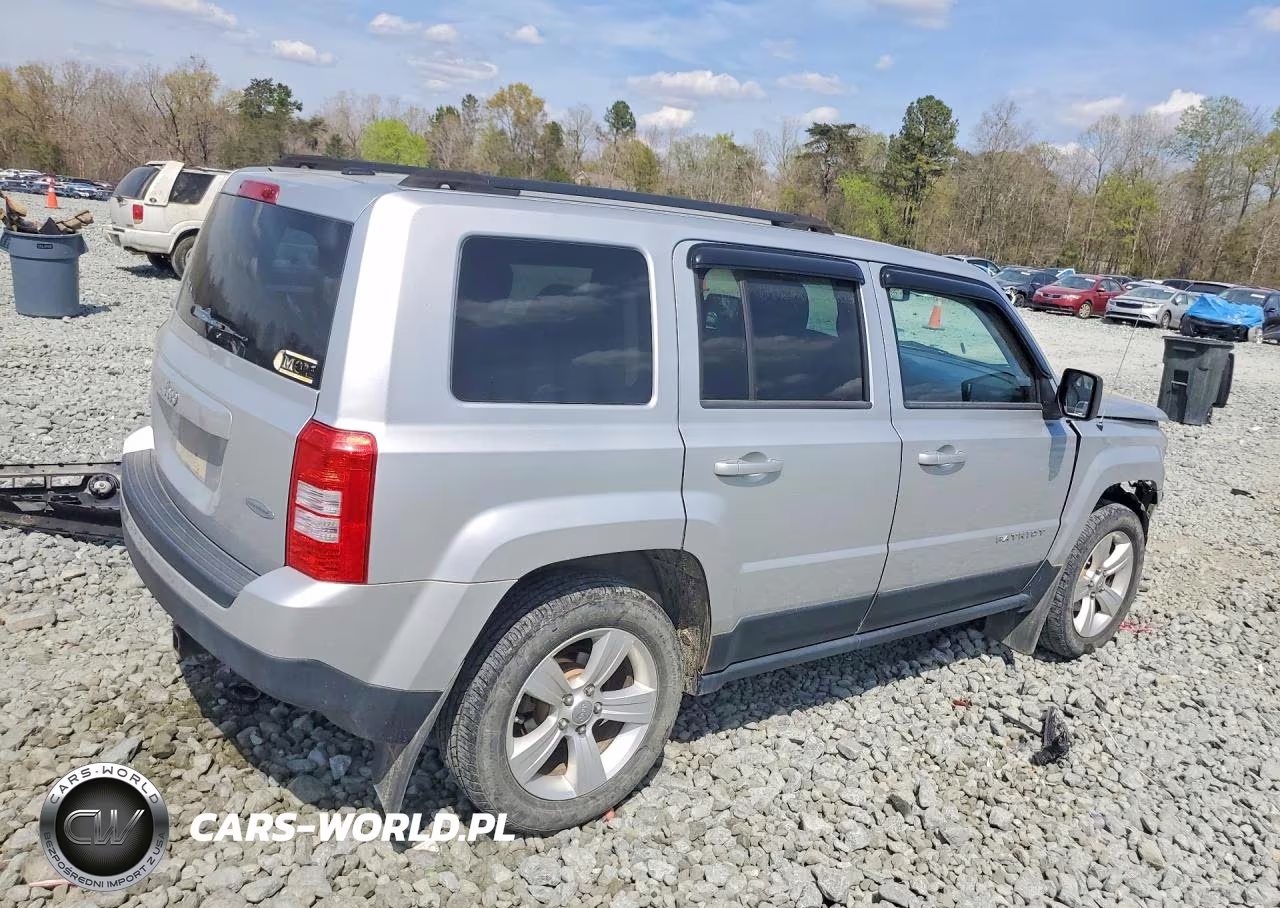 2012 Jeep Patriot Latitude VIN:1C4NJRFB4CD571892 - 3