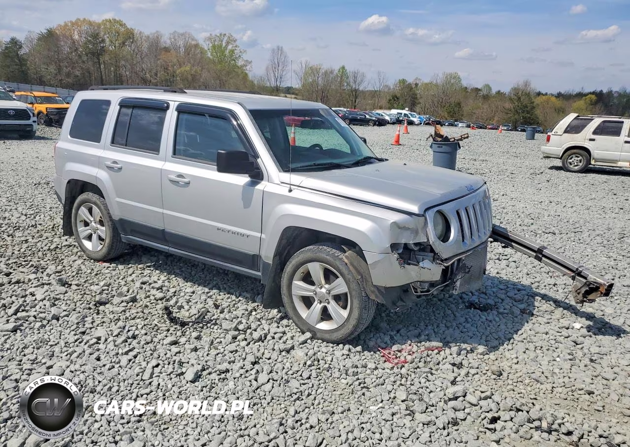 2012 Jeep Patriot Latitude VIN:1C4NJRFB4CD571892 - 4