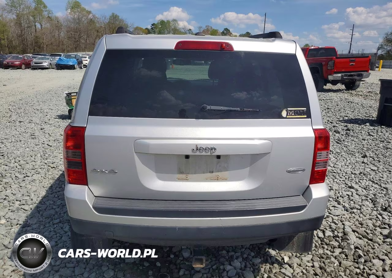 2012 Jeep Patriot Latitude VIN:1C4NJRFB4CD571892 - 6