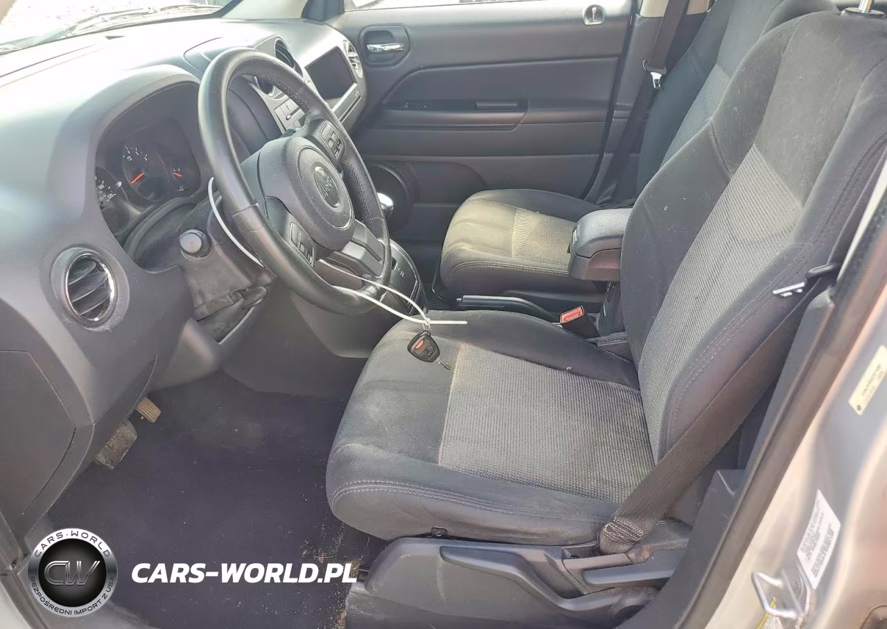 2012 Jeep Patriot Latitude VIN:1C4NJRFB4CD571892 - 7