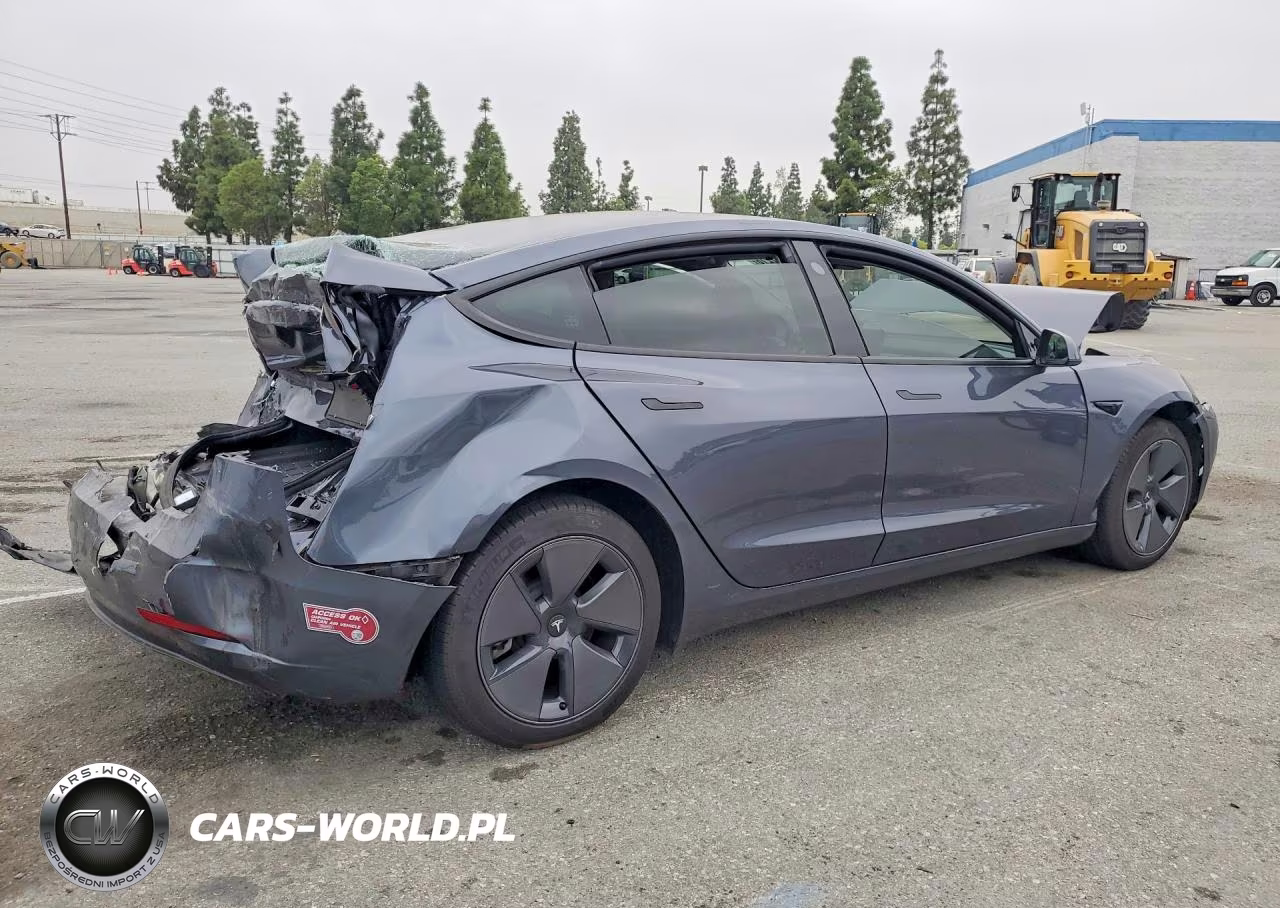 2023 Tesla Model 3 VIN:5YJ3E1EA1PF692531 - 3