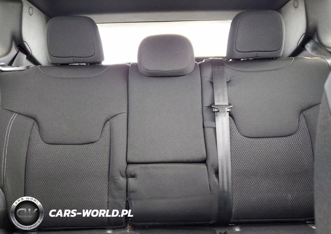 2022 Jeep Renegade Altitude VIN:ZACNJDE10NPN65665 - 10