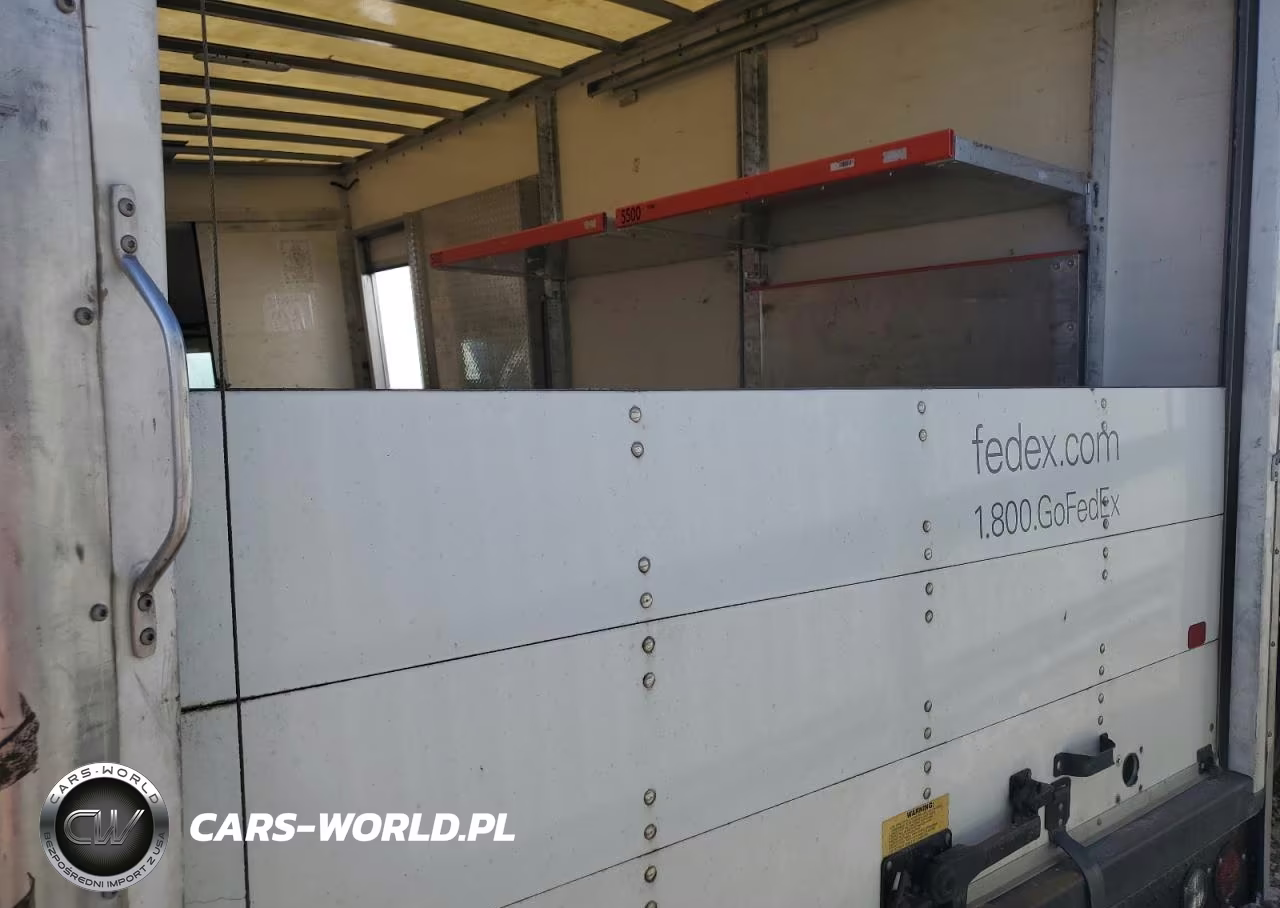 2020 GMC Savana Cutaway G3500 VIN:7GZ37TCG3LN010373 - 10