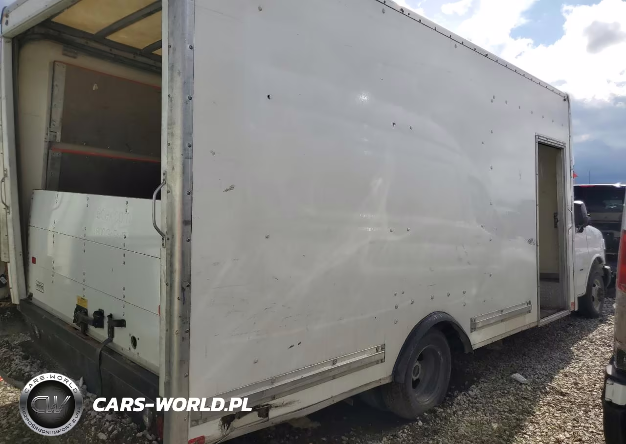 2020 GMC Savana Cutaway G3500 VIN:7GZ37TCG3LN010373 - 3