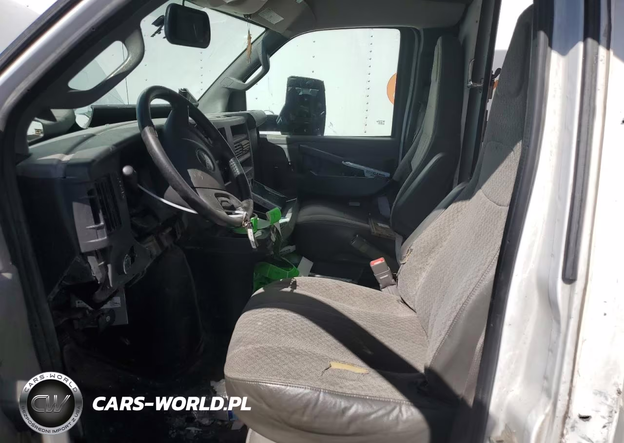 2020 GMC Savana Cutaway G3500 VIN:7GZ37TCG3LN010373 - 7