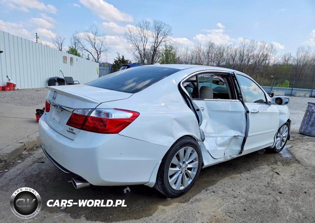 2015 Honda Accord Touring VIN:1HGCR3F98FA035576 - 3