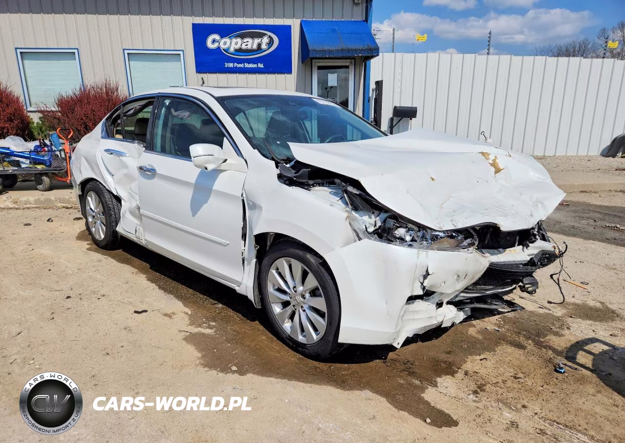 2015 Honda Accord Touring VIN:1HGCR3F98FA035576 - 4
