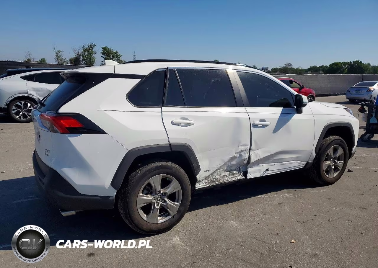 2025 Toyota Rav4 Hybrid Xle VIN:4T3RWRFV5SU205423 - 3