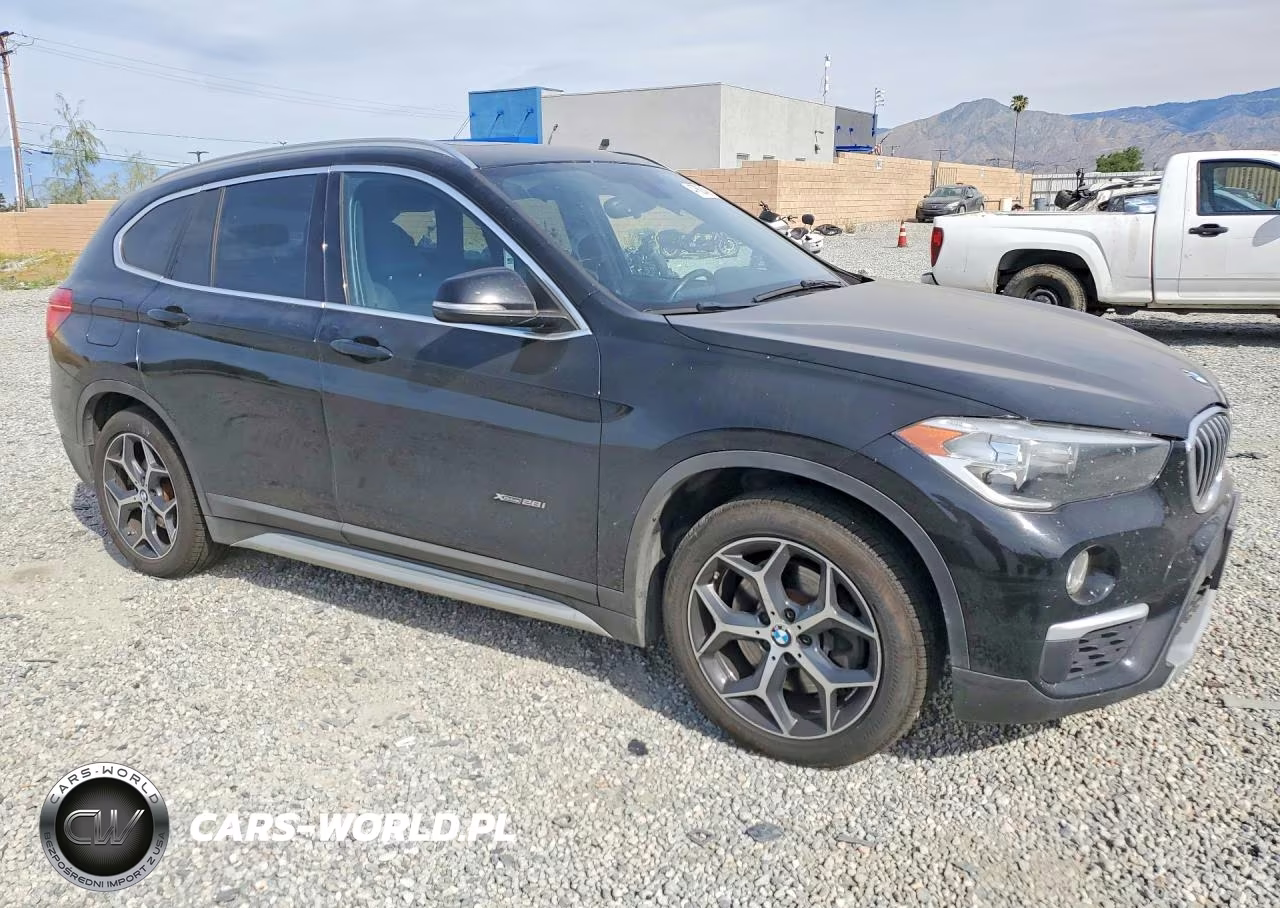 2018 BMW X1 xDrive28I VIN:WBXHT3C3XJ5L24548 - 4