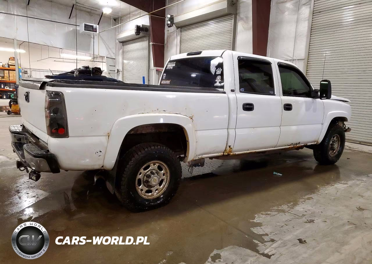 2005 Chevrolet Silverado K2500 Heavy Duty VIN:1GCHK23275F809327 - 3