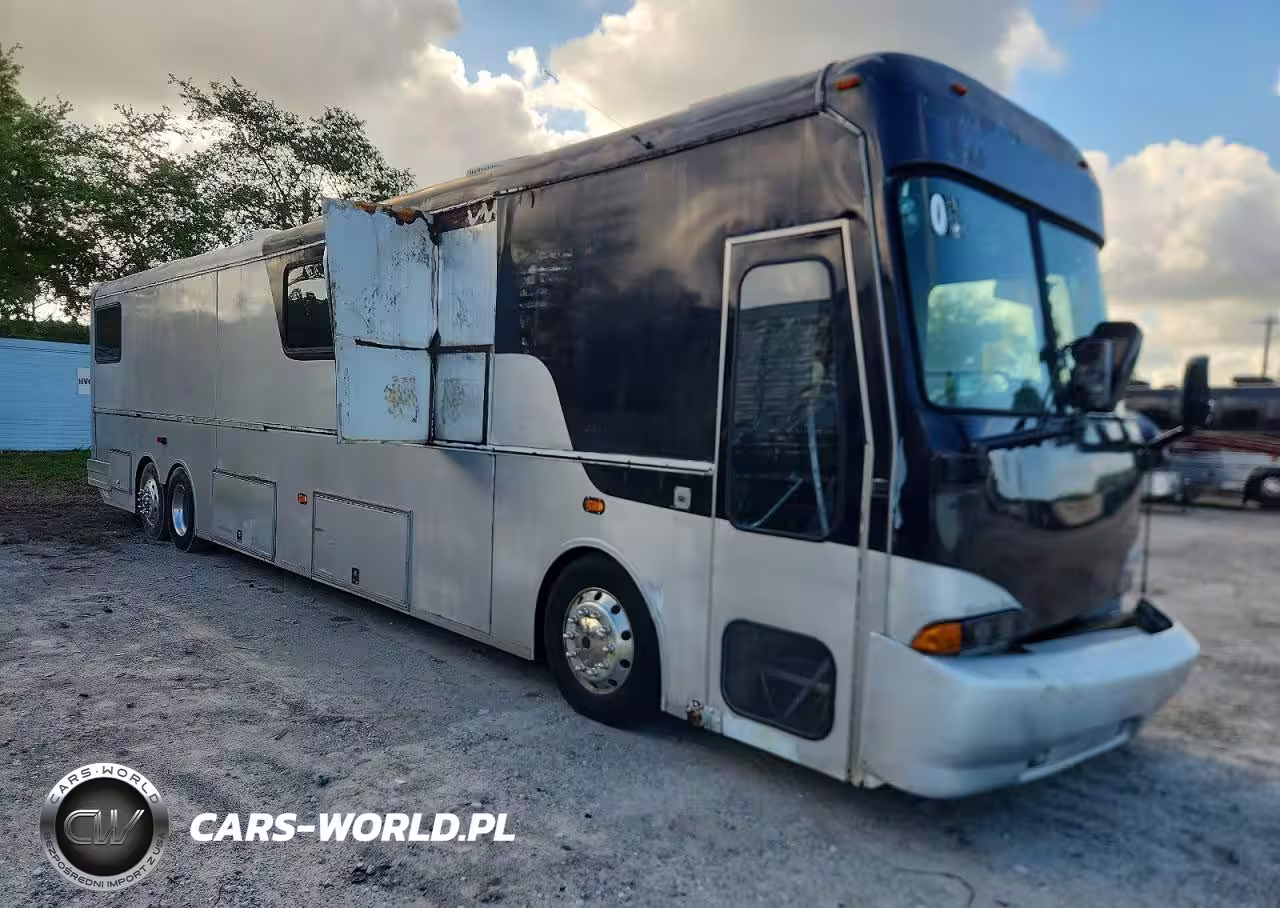 2006 Freigliner Chassis X Line Motor Home