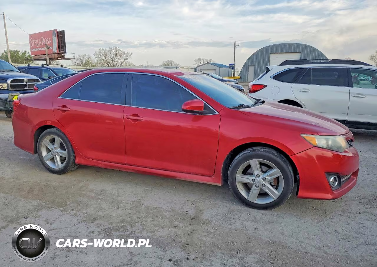 2014 Toyota Camry Se VIN:4T1BF1FK3EU793375 - 4