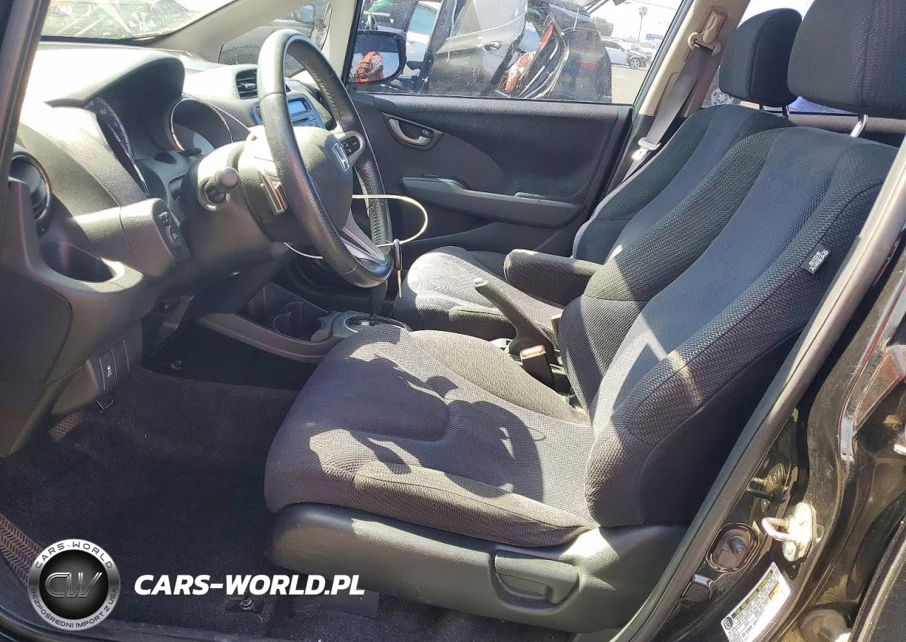 2013 Honda Fit Sport VIN:JHMGE8H57DC041002 - 7
