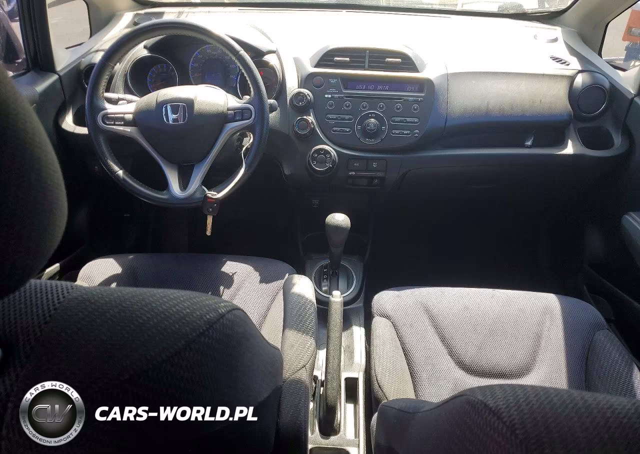 2013 Honda Fit Sport VIN:JHMGE8H57DC041002 - 8