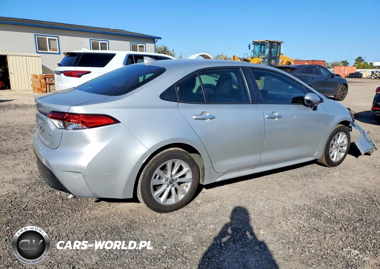 2024 Toyota Corolla VIN:JTDB4MEE1R3026336 - 3
