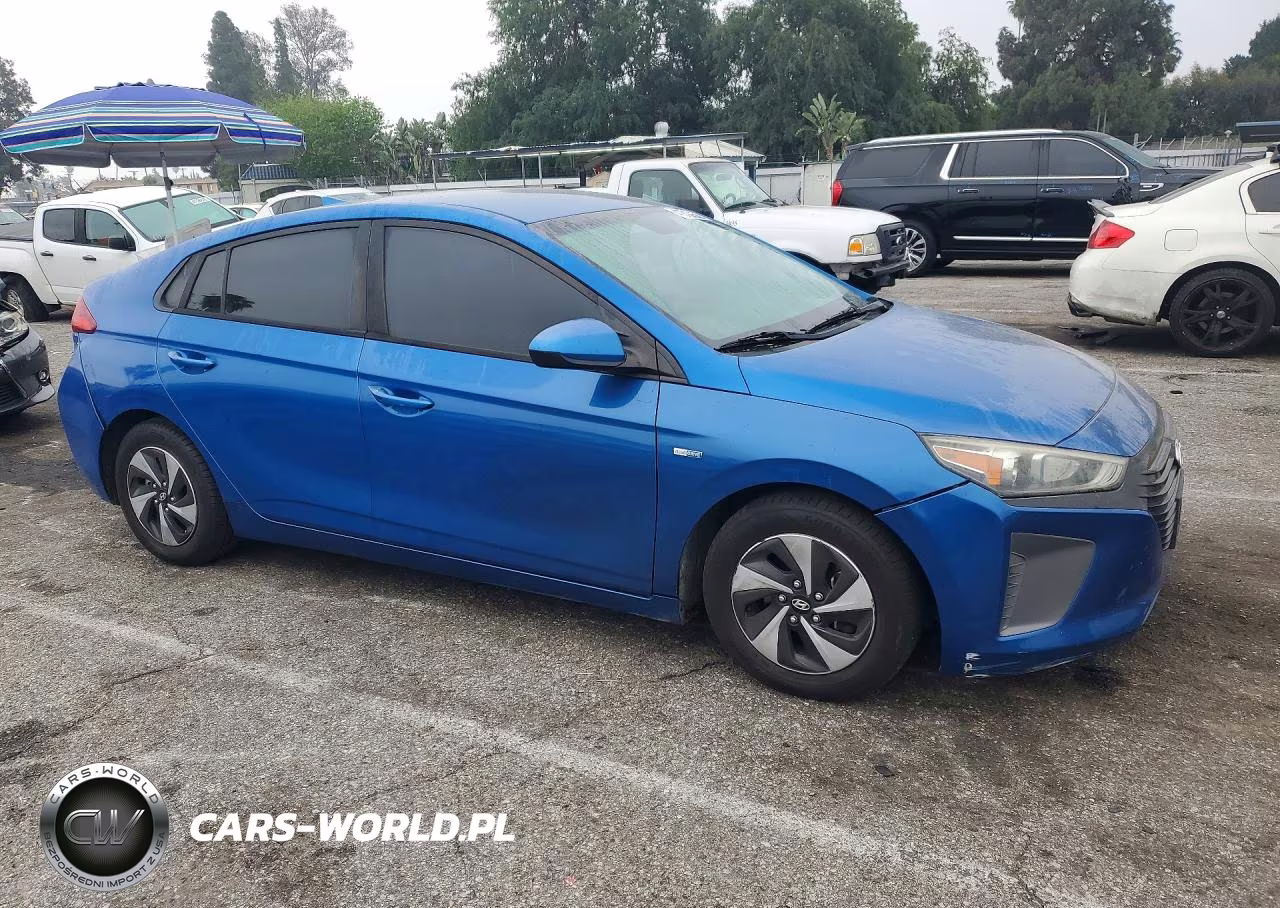 2018 Hyundai Ioniq Hybrid Blue VIN:KMHC65LC0JU089783 - 4