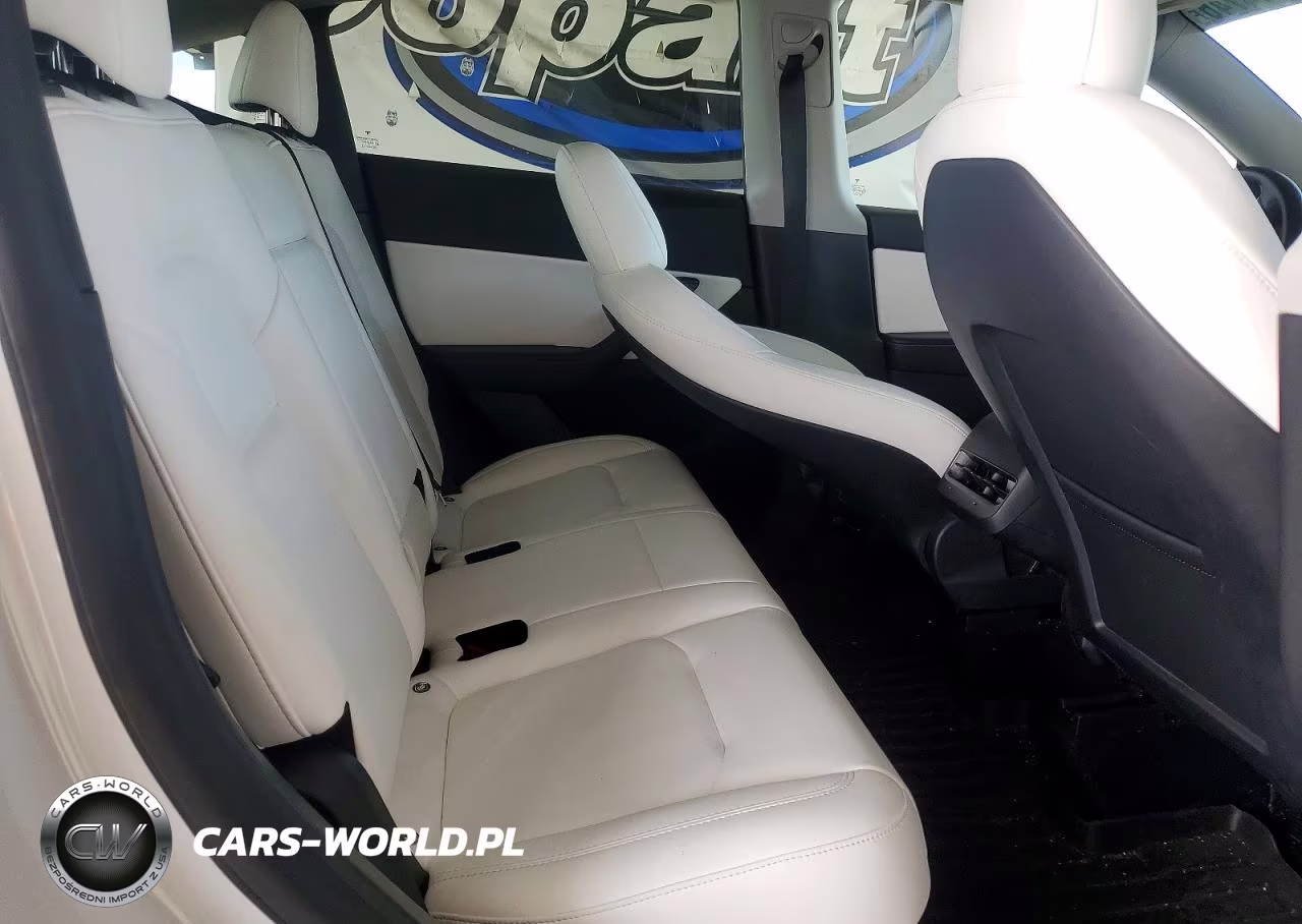 2022 Tesla Model Y VIN:7SAYGDEE7NF416133 - 10