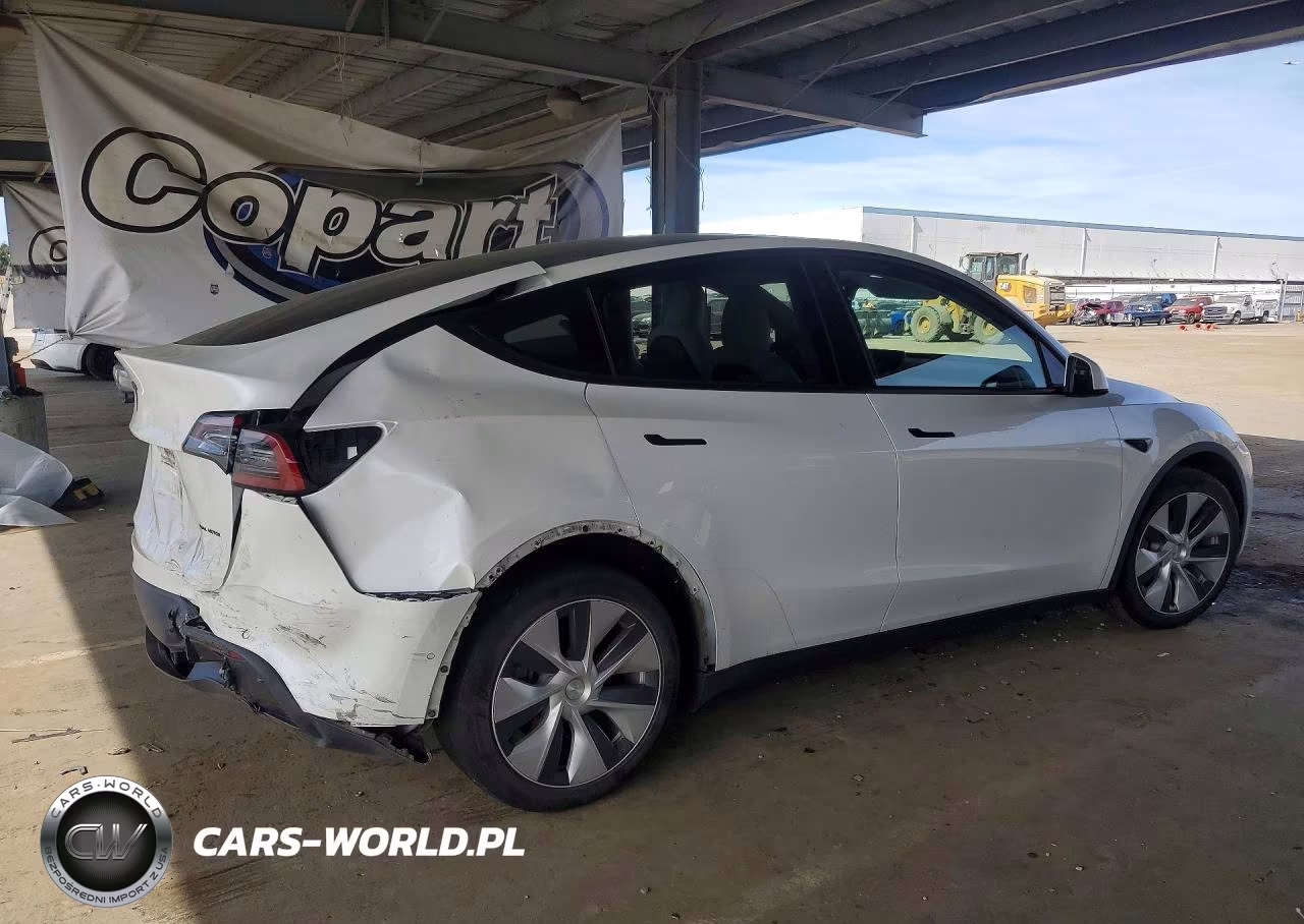 2022 Tesla Model Y VIN:7SAYGDEE7NF416133 - 3
